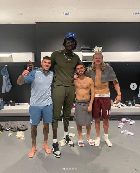 Dogord's tweet photo. Frodo, Sam, Pippin y el Gandalf de Netflix. https://t.co/NJVjXGz4we