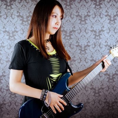 Aeolian_ne's tweet photo. 好きギタリストが3人もお誕生日🎉
おめでとうございますなの🐼

あさぴーさん #Vanquiet
まるやまさん #オセロケッツ 
布 #Extreme 

ヌーノ氏のお誕生会を(1人で勝手に)してる🎂 https://t.co/MAskwJt7CR
