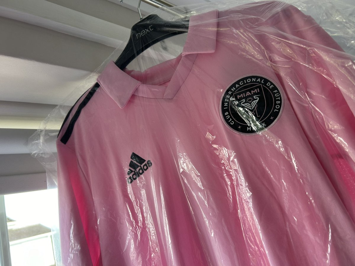 £60 takes this BNWT size large inter Miami shirt. 🦩 

<a href="/shirt_x/">The Shirt X-change</a> 
<a href="/_FullKitWankers/">FKW</a>