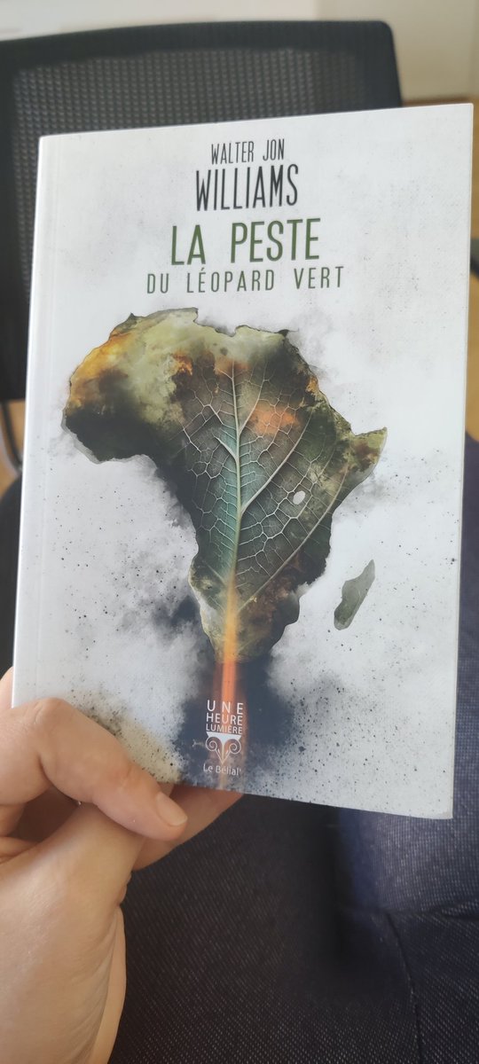 Une pause dej en bonne compagnie ! 💚 

A mon sens, un excellent cru UHL, je vous en parle + demain dans ma chronique (et puis, ce sera aussi le jour de parution !!)

Merci <a href="/lebelial/">Le Bélial'</a> pour cette publication (et le SP)