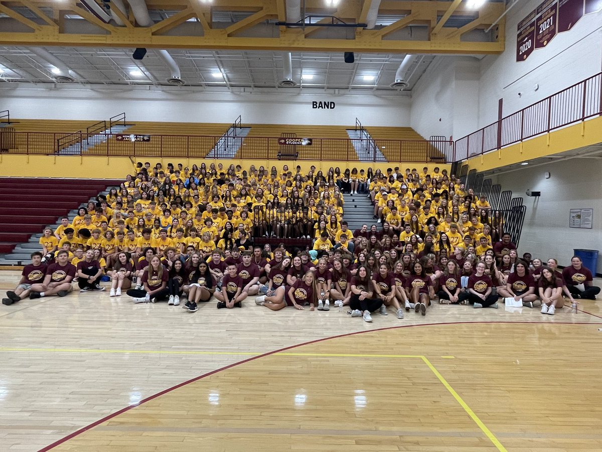 Doing our best <a href="/RCHScoopsquad/">Coop Squad</a> imitation.

ITS FRESHMEN GAMEDAY‼️
📍cooper
🆚Conner ❌
⏰6:00
👕Maroon &amp; gold madness