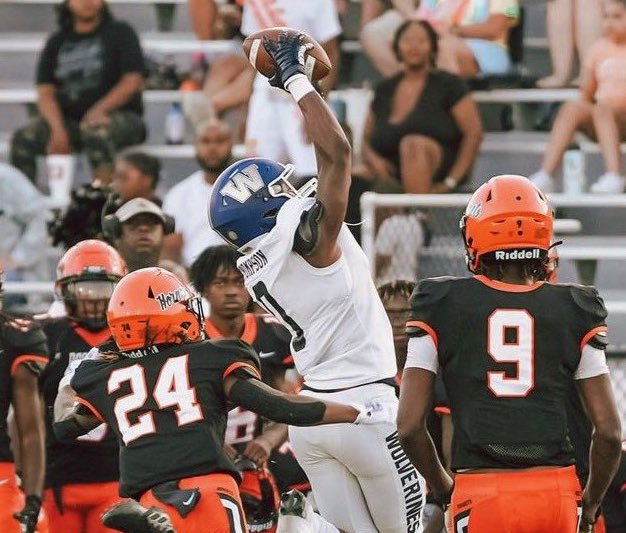 UNDER THE RADAR: Bentonville West’s Que Thompson: On Wednesdays we feature an in-state prospect who could be flying under the radar of college coaches. dlvr.it/SwP53m