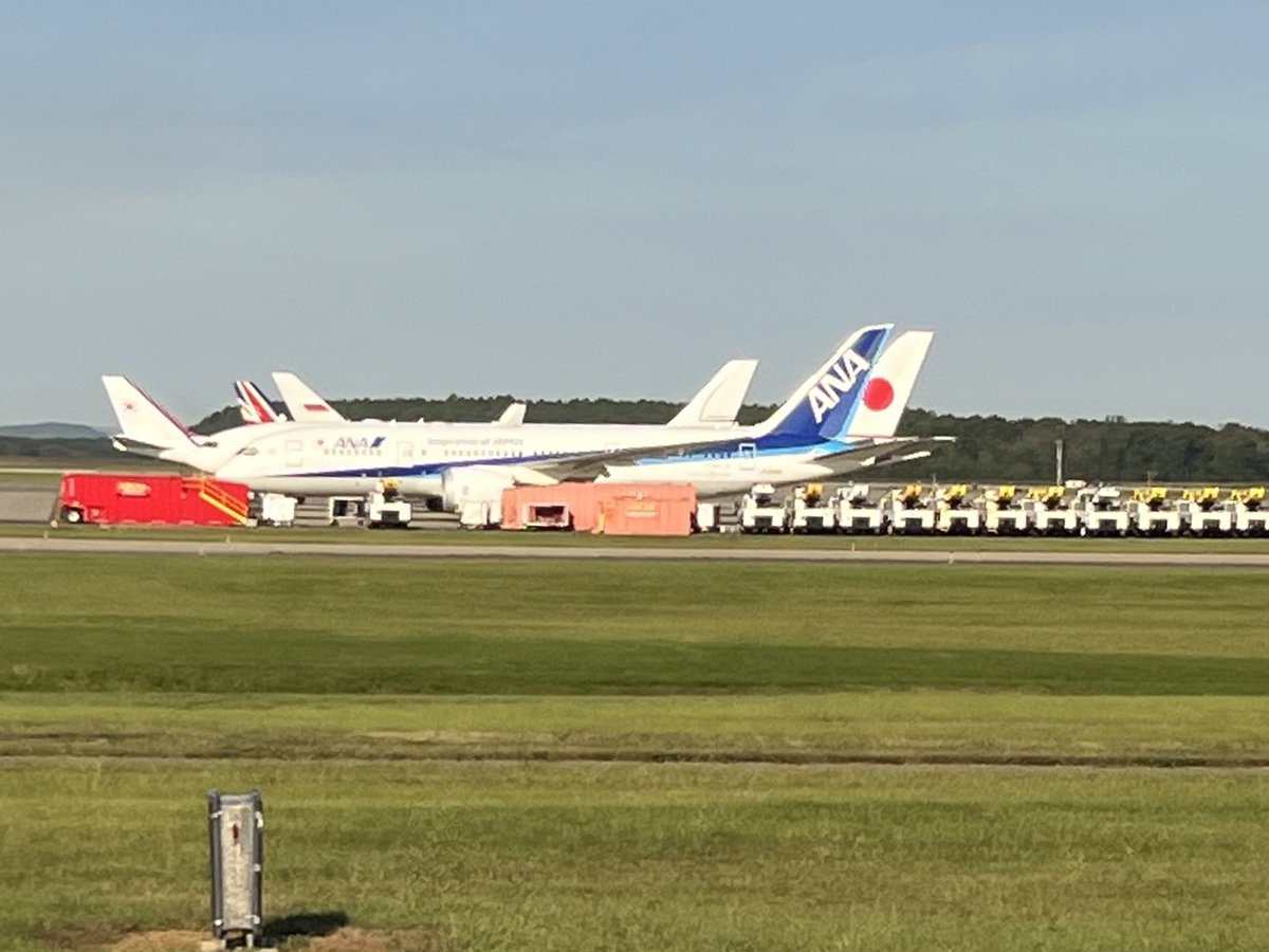 Where world leaders attending UN General Assembly park their jets - <a href="/Dulles_Airport/">Dulles Airport (IAD)</a>. More room and undoubtedly cheaper than <a href="/JFKairport/">John F. Kennedy Airport</a>