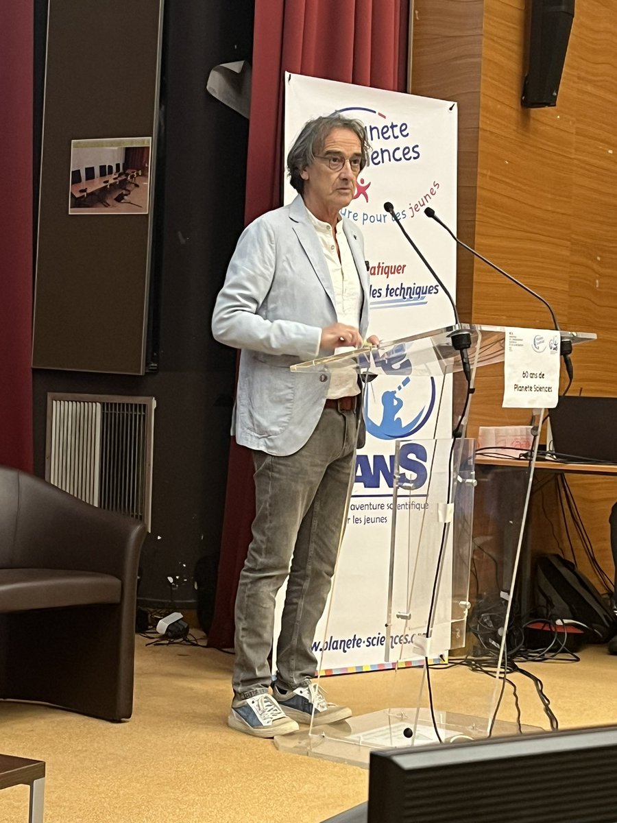XopheRobin's tweet image. Planète Sciences fête ce soir ses 60 ans sous le patronage de @sretailleau, Ministre @sup_recherche. @PlaneteSciences est une association de médiation scientifique pour les jeunes, pour leur faire découvrir les sciences et techniques. Soirée animée par @FredCourant @EspritSorcier