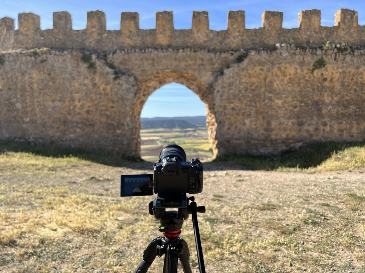 tvbegin's tweet photo. 📍Fortaleza califal de Gormaz

¿Recuerdas este lugar en “El Camino del Cid: Diario de una ciclista”? Sin duda, las vistas desde allí eran simplemente impresionantes. 😍

https://t.co/j1lqV2J9sj
•
•
•
#TVBGN #tvbgnproductions #productora  #CastilloDeGormaz #CaminoDelCid https://t.co/Cojc4Y5dCm