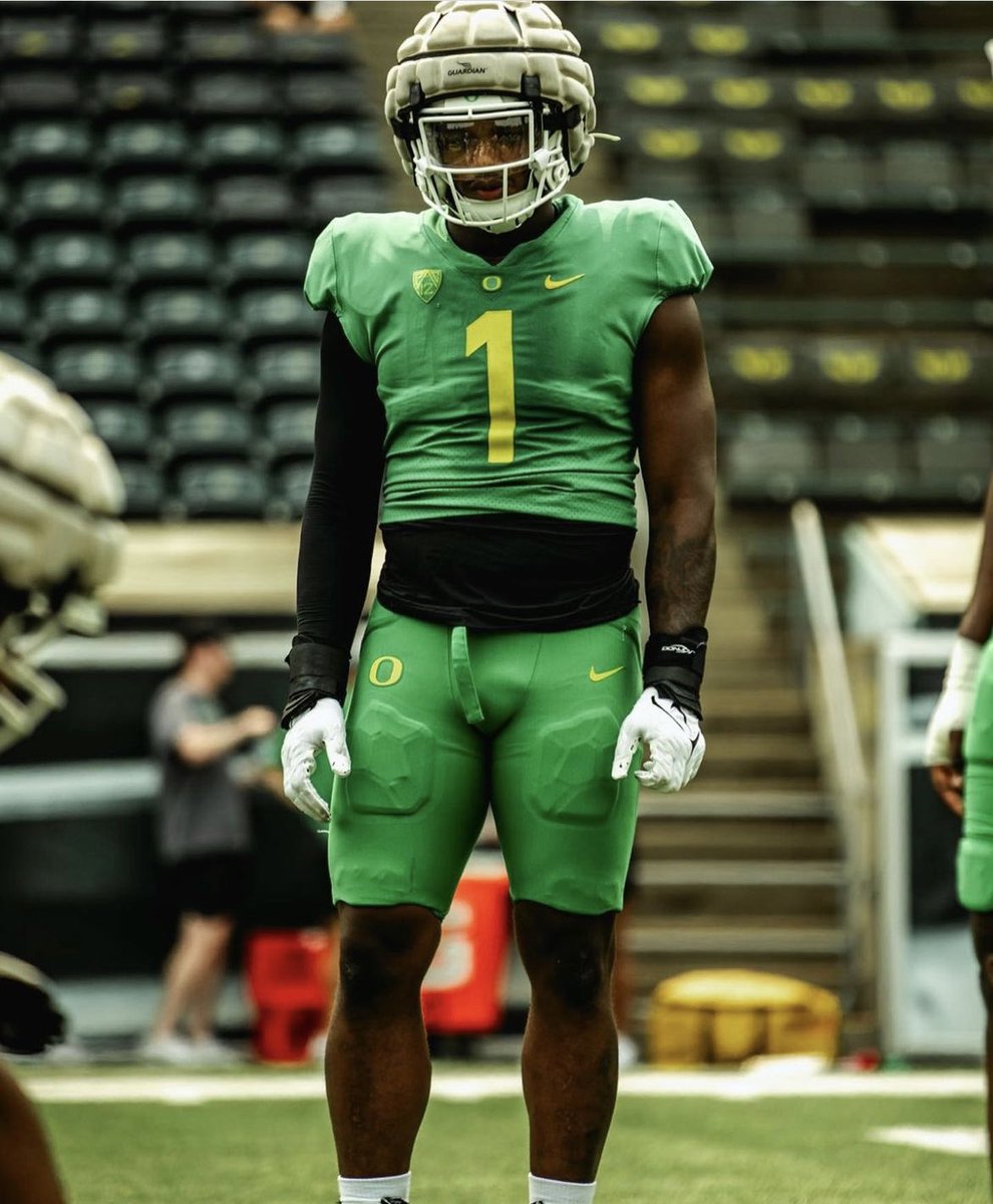 keepitbuffs's tweet image. Oregon defensive players to watch vs Colorado
S Tysheem Johnson
LB Bryce Boettcher
Edge Jordan Burch
DT Popo Aumavae
DB Khyree Jackson
LB Jeffery Bassa
Edge Matayo Uiagalelei Fr
DB Nikko Reed - Former Buff 
Protect Shedeur &amp;amp; finally establish run Game
#SkoBuffs🦬 #BeatOregon