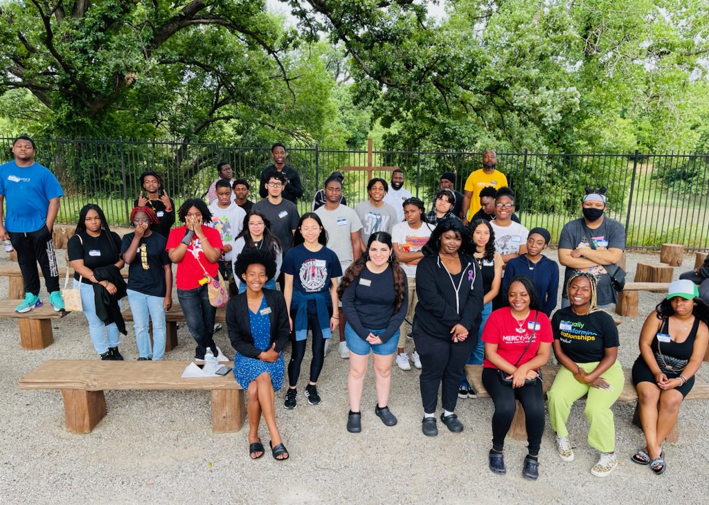 BrianLEnglish's tweet photo. September 21st is North Texas Giving Day! Please be prayerful about giving to @mercystreet_ ! We serve West and South Dallas kids through sports, mentoring, and leadership!
https://t.co/yJSv7SYQ3F #ntxgd23 #MercyStreetNTXGD https://t.co/TTEaUj4ZqF