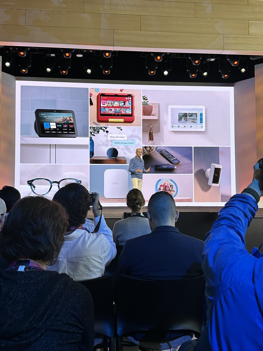 caro_milanesi's tweet image. Palpable emotions as Dave Limp thanks the team he has worked with for so many years #amazonevent