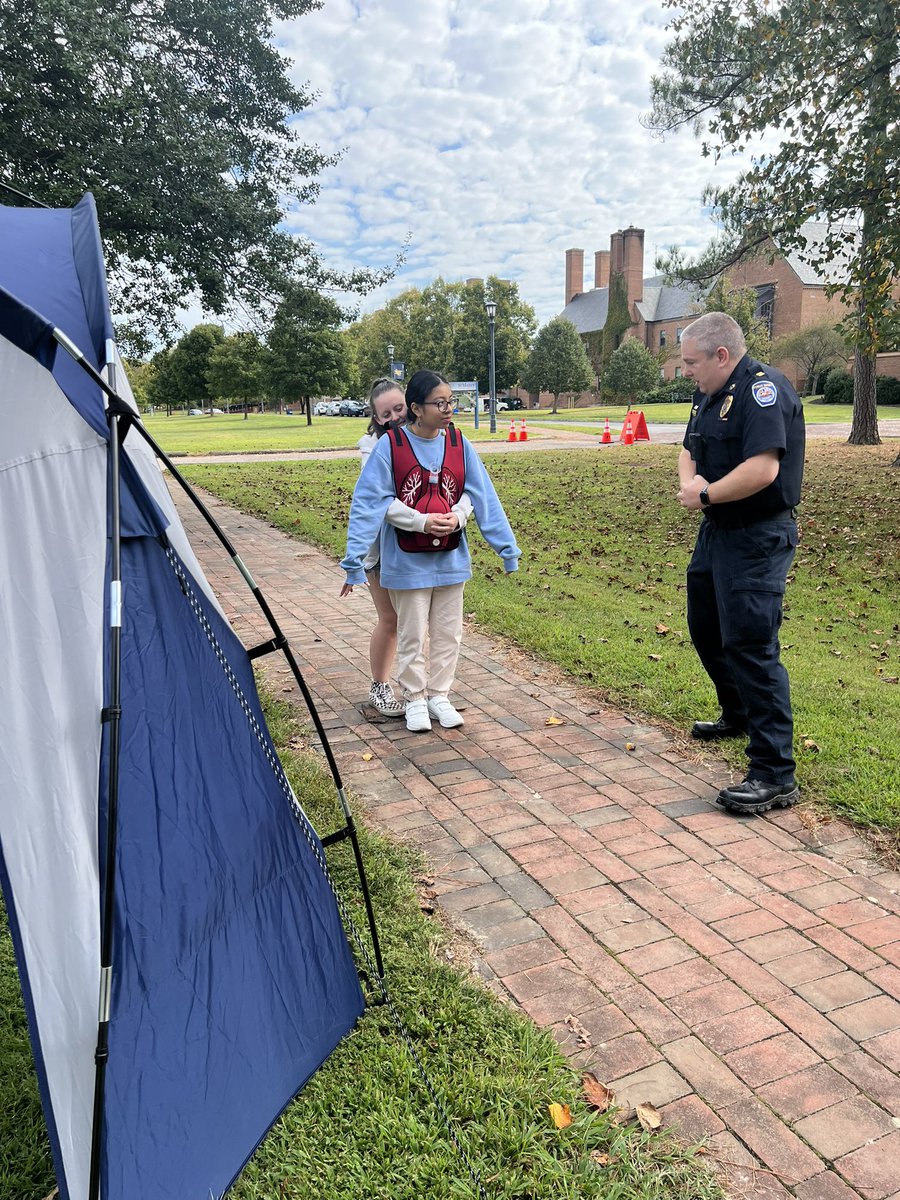 SMCPublicSafety's tweet photo. Anti Choking Obstruction Training Vest Demonstration https://t.co/2HKsI2ARnt