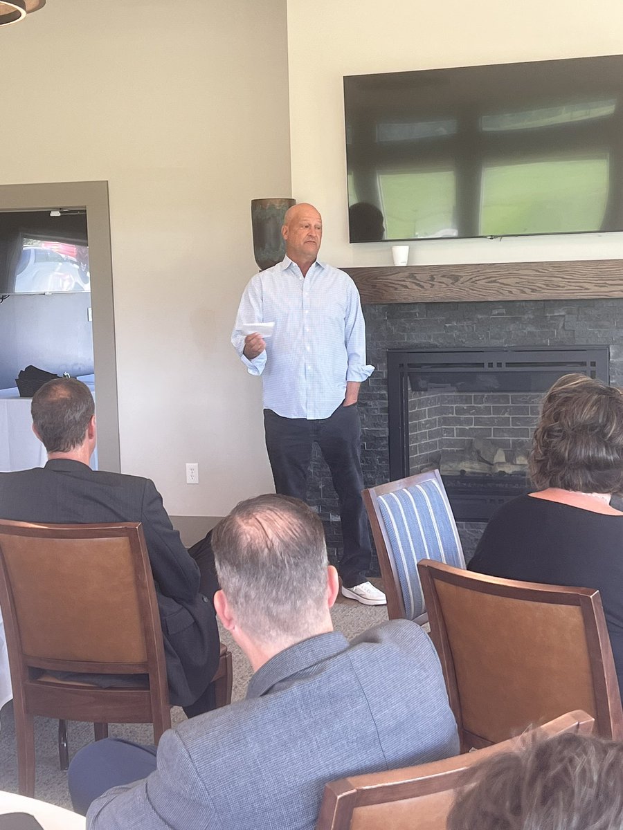IAPSS_ORG's tweet photo. Former Indiana University basketball coach and player Dan Dakich speaking to our IAPSS Mentors on the power of mentor-mentee relationships. Trust, patience, and honesty were his key factors necessary to be an effective mentor. #LeadIAPSS https://t.co/2C5Y3qNLl3