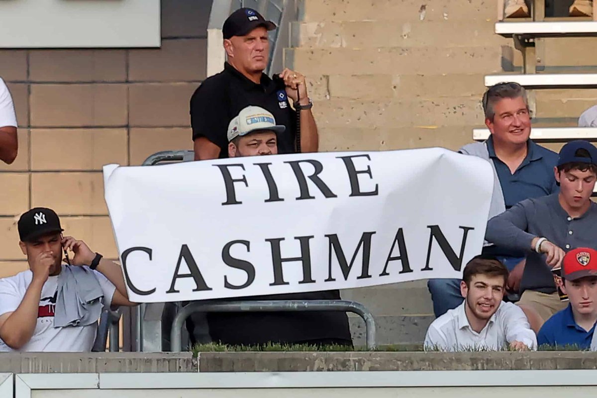 I'm giving away 2 field level tickets to Friday night's Yankees game. (Apparently it's Fire Cashman night)

- Retweet this tweet
- Like this tweet 
- Follow me

Picking a winner tomorrow morning.
