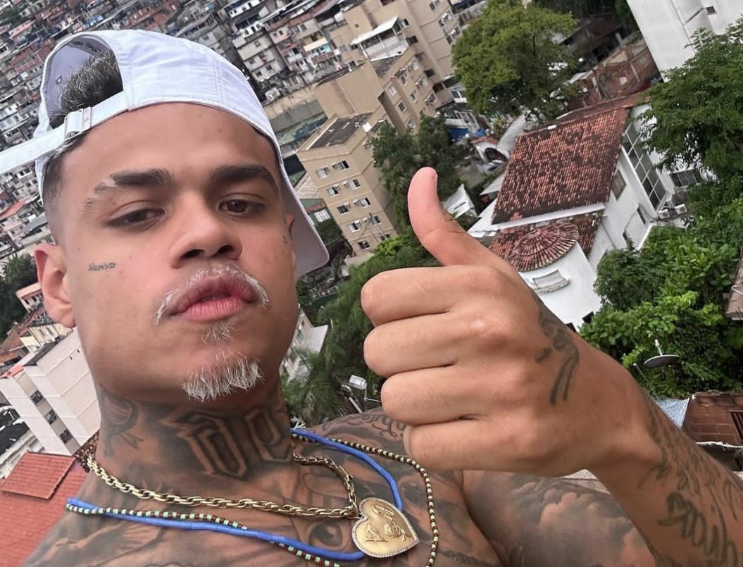 Pesgrau's tweet photo. "Não sei pq minha namorada não gosta dos meus amigos"

Os amigos do cara: https://t.co/31whmYXQDd