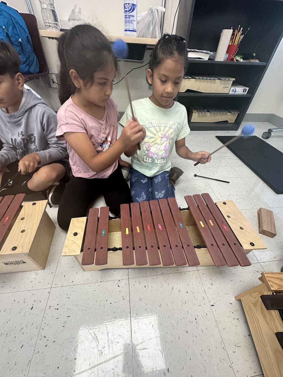 4th grade was Locked on Excellence — teaching each other proper mallet technique and working together to play the ostinato we learned with sixteenth notes! 🎶

@FineArts_LISD #ABSdiscovers #ExpeditionExcellence