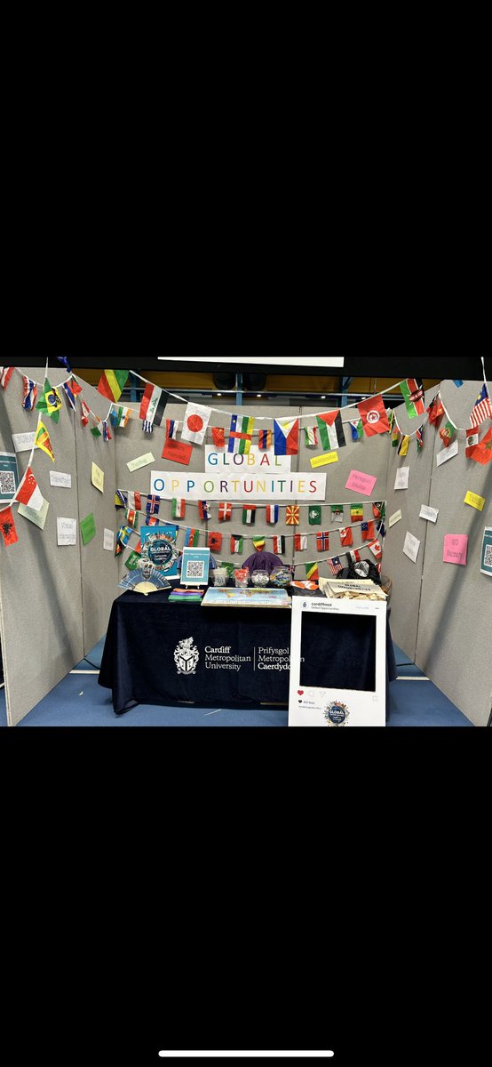 Shamzy5790's tweet photo. Great day at the Freshers Fair todays - Cyncoed. Loads of interested students…let the year begin!! @CMetGlobalOpps https://t.co/JhmGcqGfLc