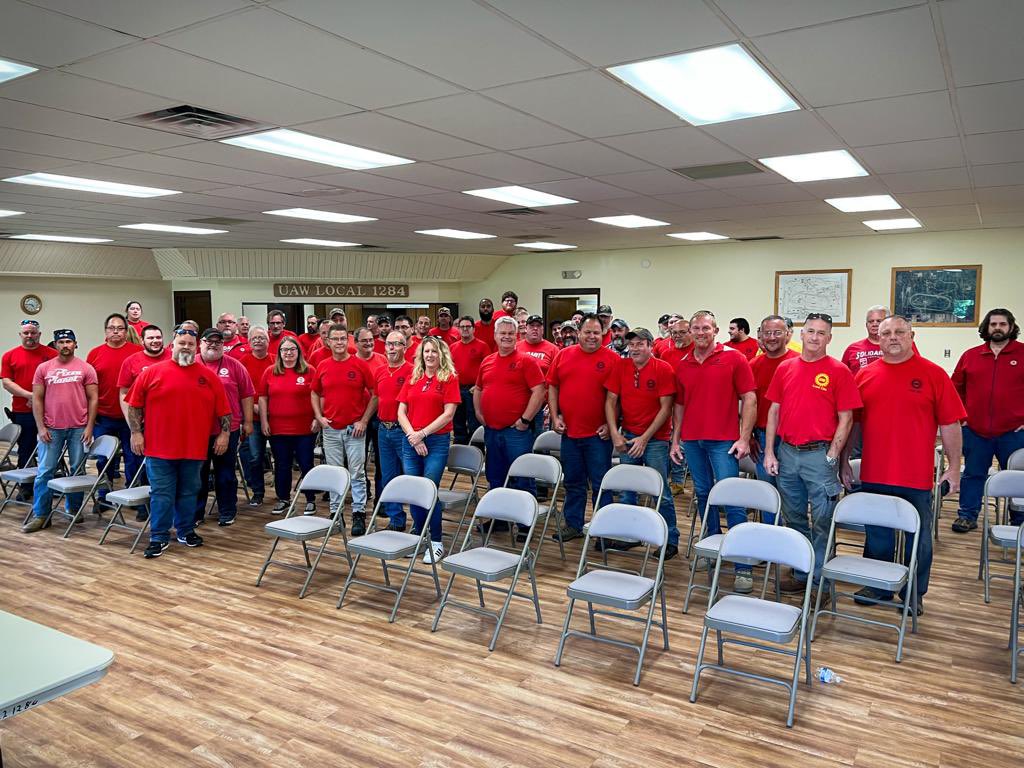 UAWLocal1284's tweet photo. Red Shirt Wednesday!! @UAW @uawregion1a https://t.co/4DbiGtACZy