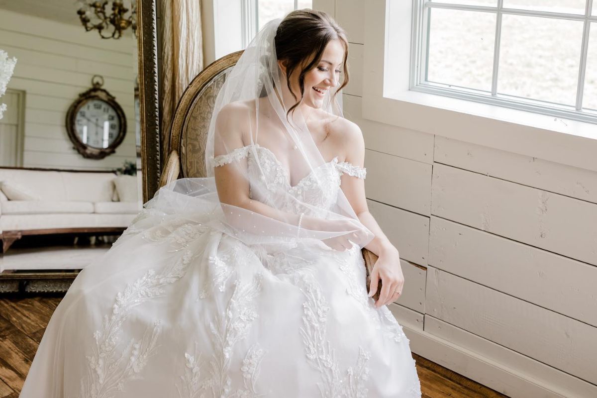bridalguidemag's tweet photo. Feeling those wedding day butterflies in @bylillianwest #Style_66176 🦋 #LillianBride: https://t.co/y3uSqHGGoU https://t.co/TETI7KN1pe