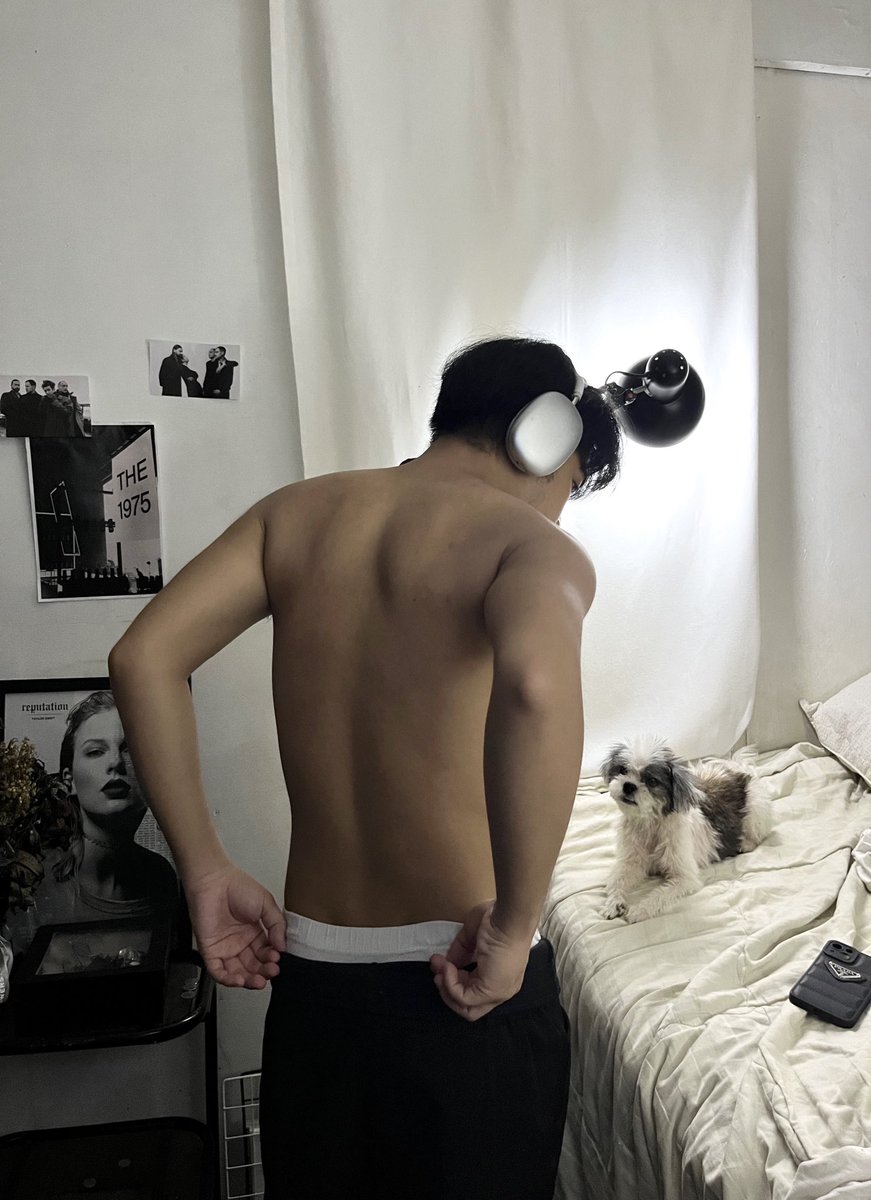christiandrei_'s tweet photo. chasing the elusive muse of self-discovery through the canvas of life 🎨✨ #ArtOfBeing
ig: @todayisandrei_ https://t.co/FtffgGKIeo