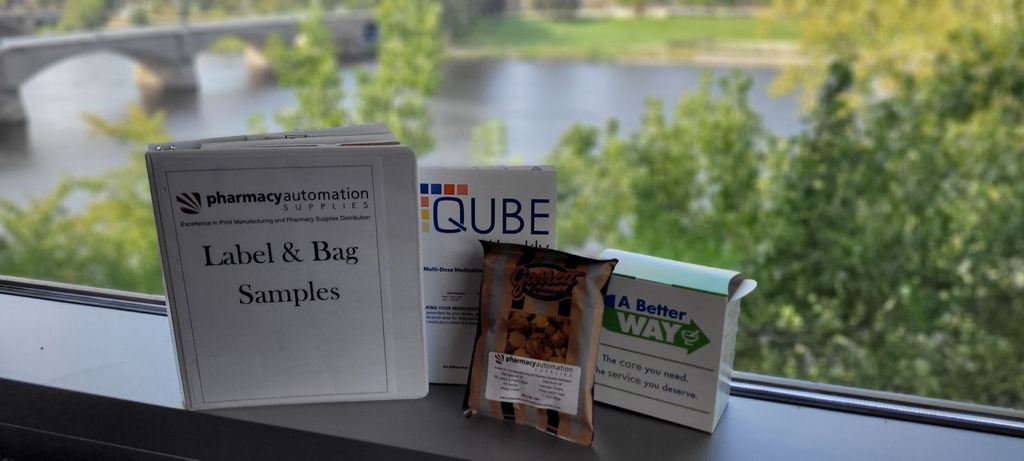 PASsupplies's tweet photo. We're at the SpartanNash Pharmacy Conference in Grand Rapids, bringing a taste of the Windy City to the Mitten State with Chicago-style popcorn 🍿.  "Pop" by and say hello to Alex, and let's elevate your pharmacy game together! 🙌

#spartannash #PAS #pharmacymarketing #pharmacy https://t.co/UyGM327rtU