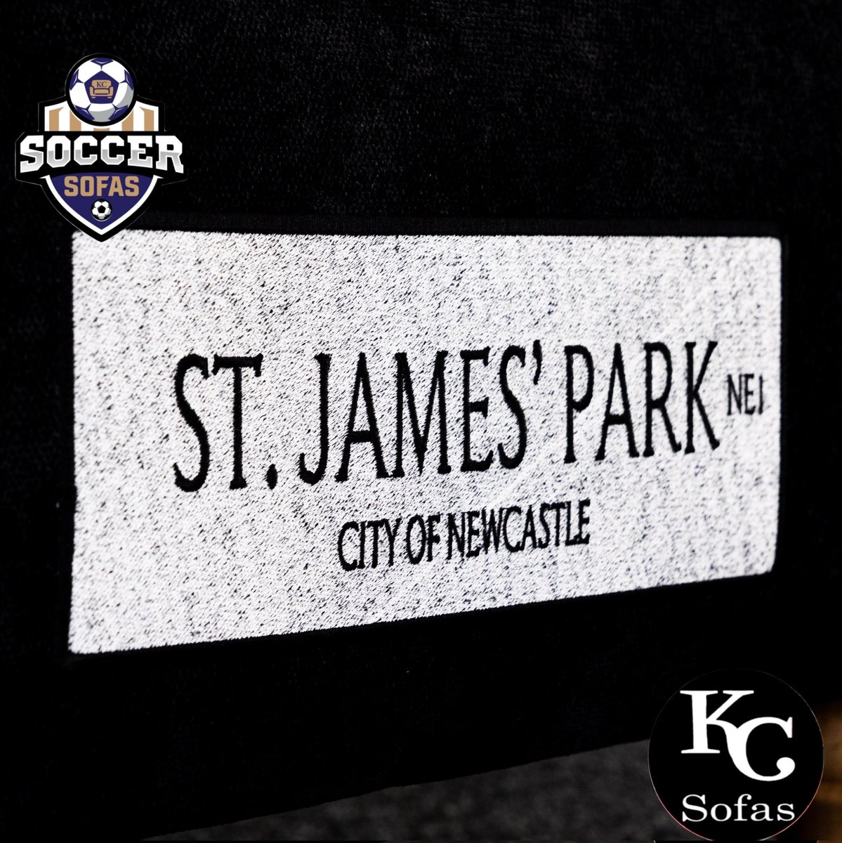 soccer_sofas's tweet image. Our St James Park collection ❤️ 
To view these stunning sofas and many more different club collections, please visit our amazing website ⚽️
soccersofas.com 
0% FINANCE AVAILABLE 
☎️ 0330 124 4736 
BRINGING FOOTBALL HOME⚽️
#Nufc #NewcastleUnited