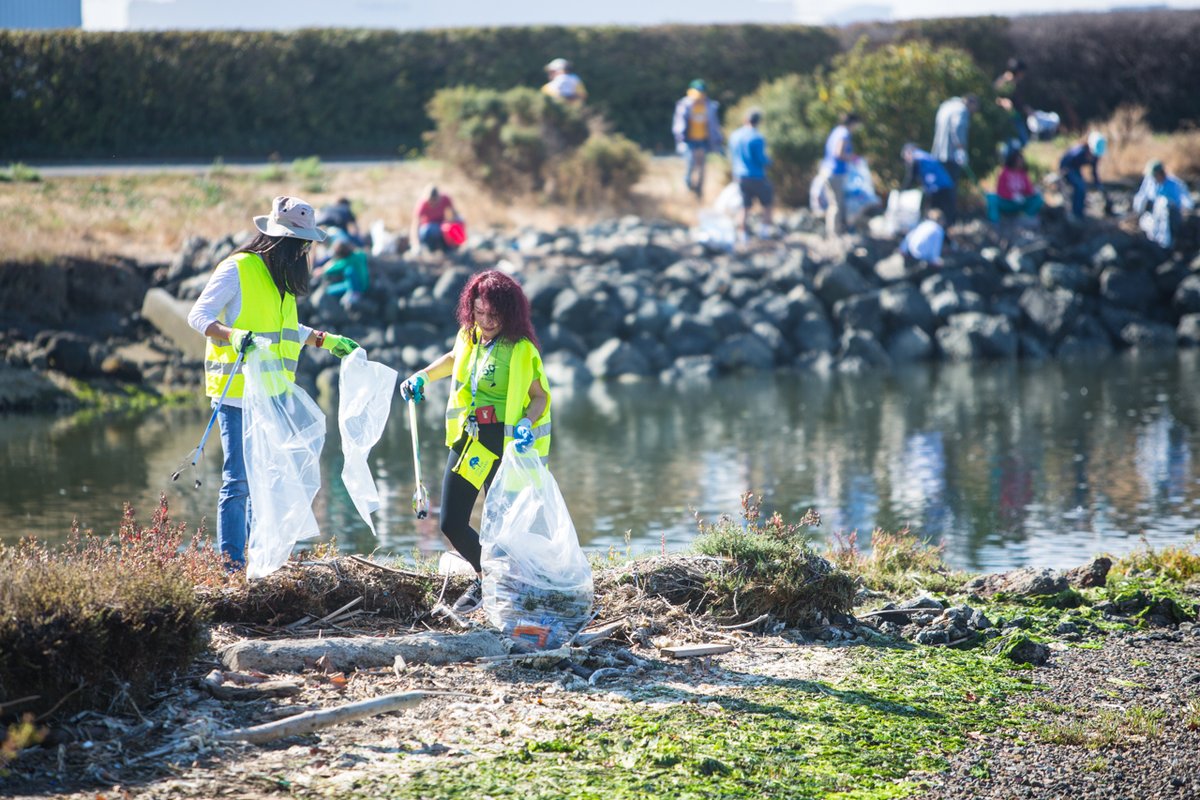 Volunteer with family and friends this Saturday for Creek to Bay Day; any and every one can participate in making an impact on Oakland’s beautiful creeks and waterways! To find a site near you, visit hubs.la/Q022KJJ80 #OaklandCreekToBay #OaktownPROUD #VolunteerOakland