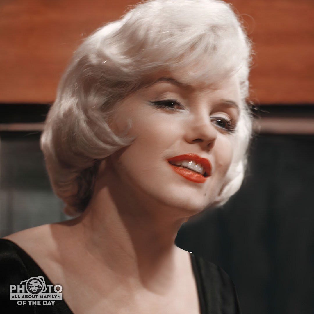 MARILYN MONROE #PhotoOfTheDay — A #beautiful #rare color #closeup of Marilyn during the filming on #SomeLikeItHot.  💋.

#MarilynMonroeFans #AllAboutMarilyn #MarilynMonroe #MarilynMonroePhotos #OldHollywood #50s #MarilynMonroeMoment #VintageColor #Icon #rarebeauty