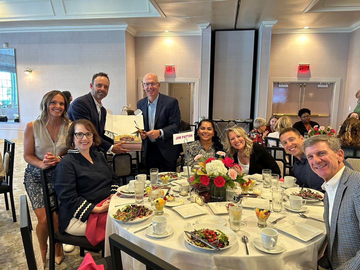 doverecovery's tweet image. The Dessert Dash competition was fierce, but this table came out the victor and secured the first spot in line and selected the @Cheesecake dessert. Congratulations, and thanks for supporting Dove House! #UnlockingHope #DoveHouse #DessertDashWinner #WomensRecovery