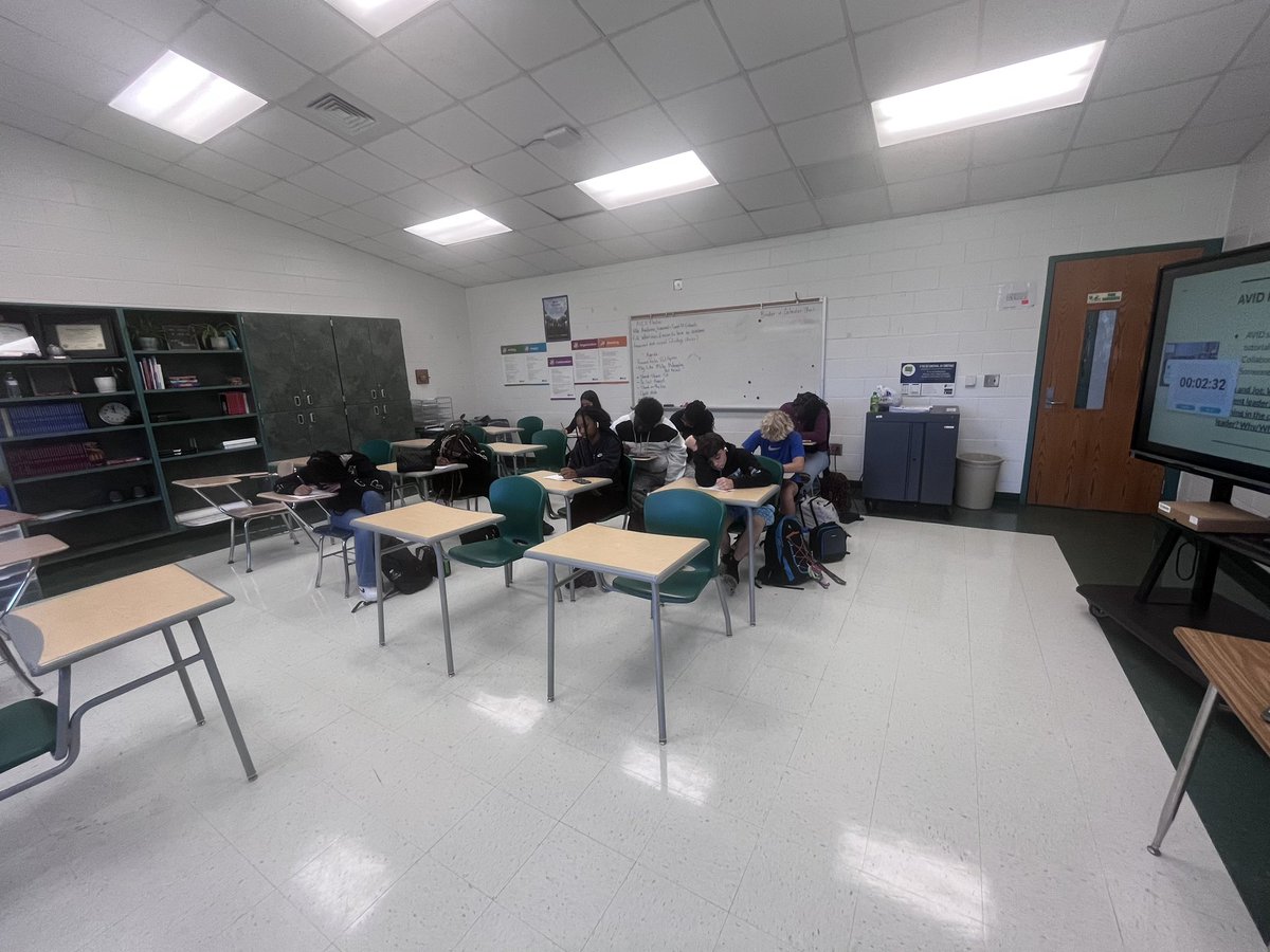 PCS_AVID's tweet image. @jhroserampants inaugural freshman @AVID4College class considering what makes a great student leader! #AVIDmindset