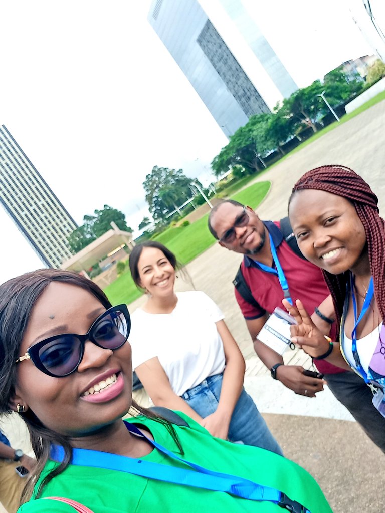 Alex_Tchuileu's tweet photo. Les wikimediens francophones à #Abidjan cette année pour leur rencontre pour la WikiConvention francophone. Top départ depuis ce matin avec une visite guidée de la Cathédrale Saint Paul et le musée des civilisations.
#237Represent ✌
Bravo pour l'organisation @Wikimedia_CIV 🎈 https://t.co/v7nlFxMyYl