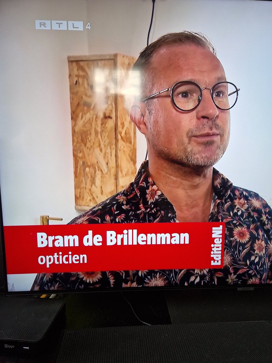 lieees_'s tweet photo. Zou hij zijn beroep uitgekozen hebben op basis van zijn achternaam.. 😂 @EditieNL #editienl #rtl4 #nieuws #humor https://t.co/6uU4dSzOEU