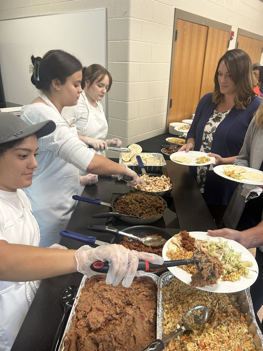 DawsonCulinary's tweet photo. 2023 Culinary Students in Action. https://t.co/b9SVxlMxyW
