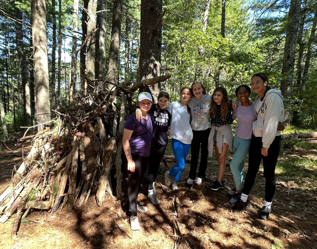 HB7CapeCod's tweet image. Fantastic forts! Group 1 spent a fun morning in the woods 🪵