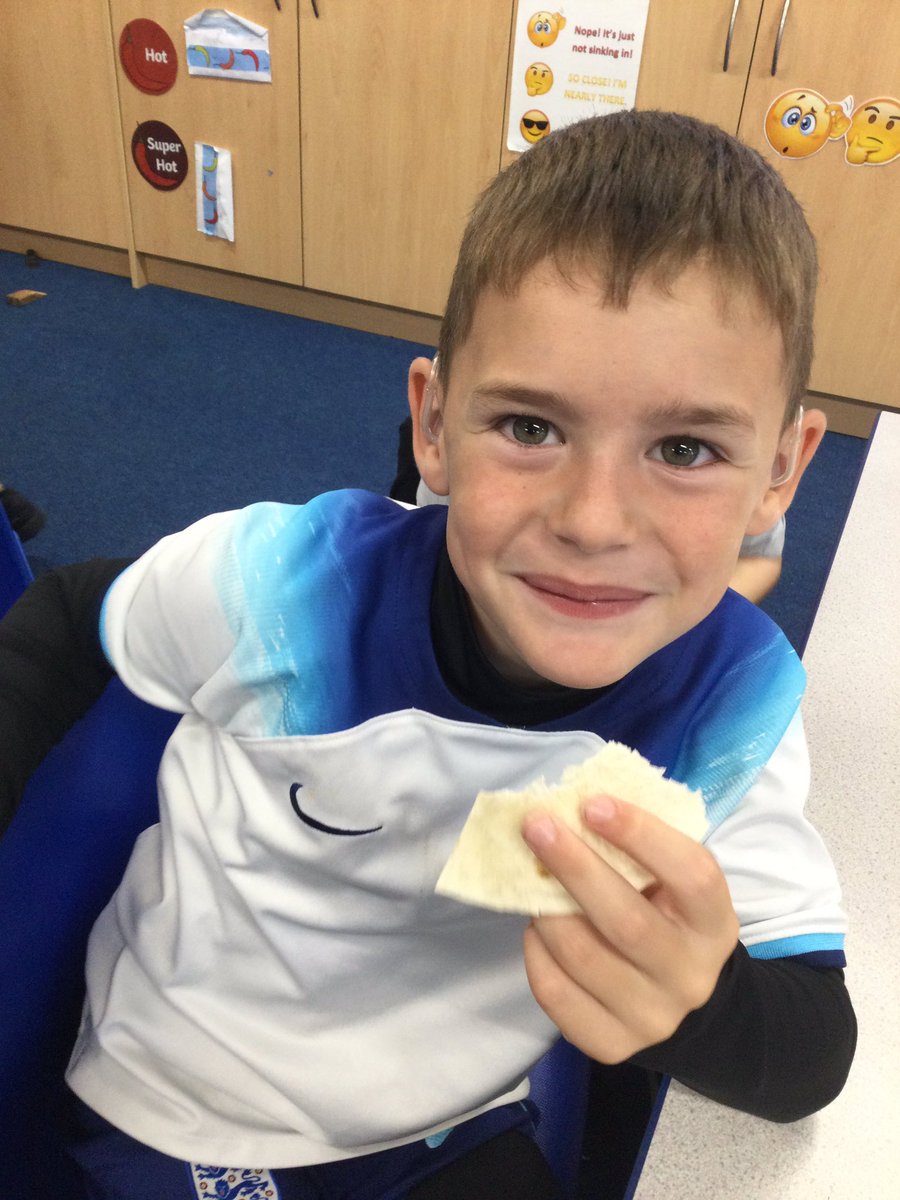 CCCRPrimary's tweet image. And to cap it all off Year 3 challenged ourselves to trying some new foods whilst learning about harvest! Lots of us found new favourites! #challengeweek #harvest #CCCRRE 2/2