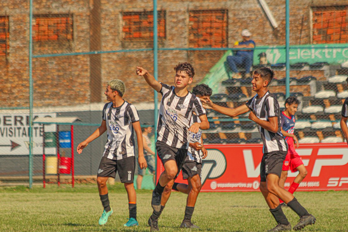 FECHA 18

SUB 16
Imágenes del encuentro ante Atlético Juventud. El encuentro culminó con el marcador 5-1.

PILCOMAYO 5-1 ATL. JUVENTUD

Goles
Bruno Rojas x2
Luis Guerrero 
Juan Fernández 
AUTOGOL
¡VAMOS PILCO!
¡SOMOS PILCO!

#somospilco #pilcomayo #clubpilcomayo #formativa #sub16