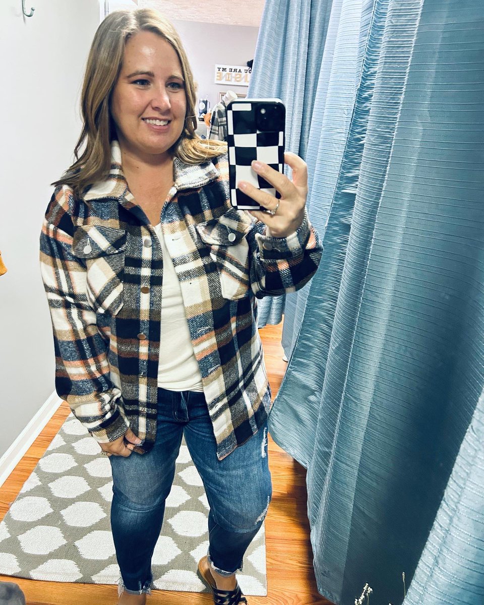 Sugarbabesboutq's tweet photo. Flannels and more fall favorites! 😍 We’re open til 5pm! Come see us at 4 E Main Street, Pittsboro, IN! Online at https://t.co/Bn6zcP7wUp
#shopSBB #boutiqueshopping #fallfavorites #fallvibes #flannels #localboutique #inhendricks https://t.co/OSXeiasLKG