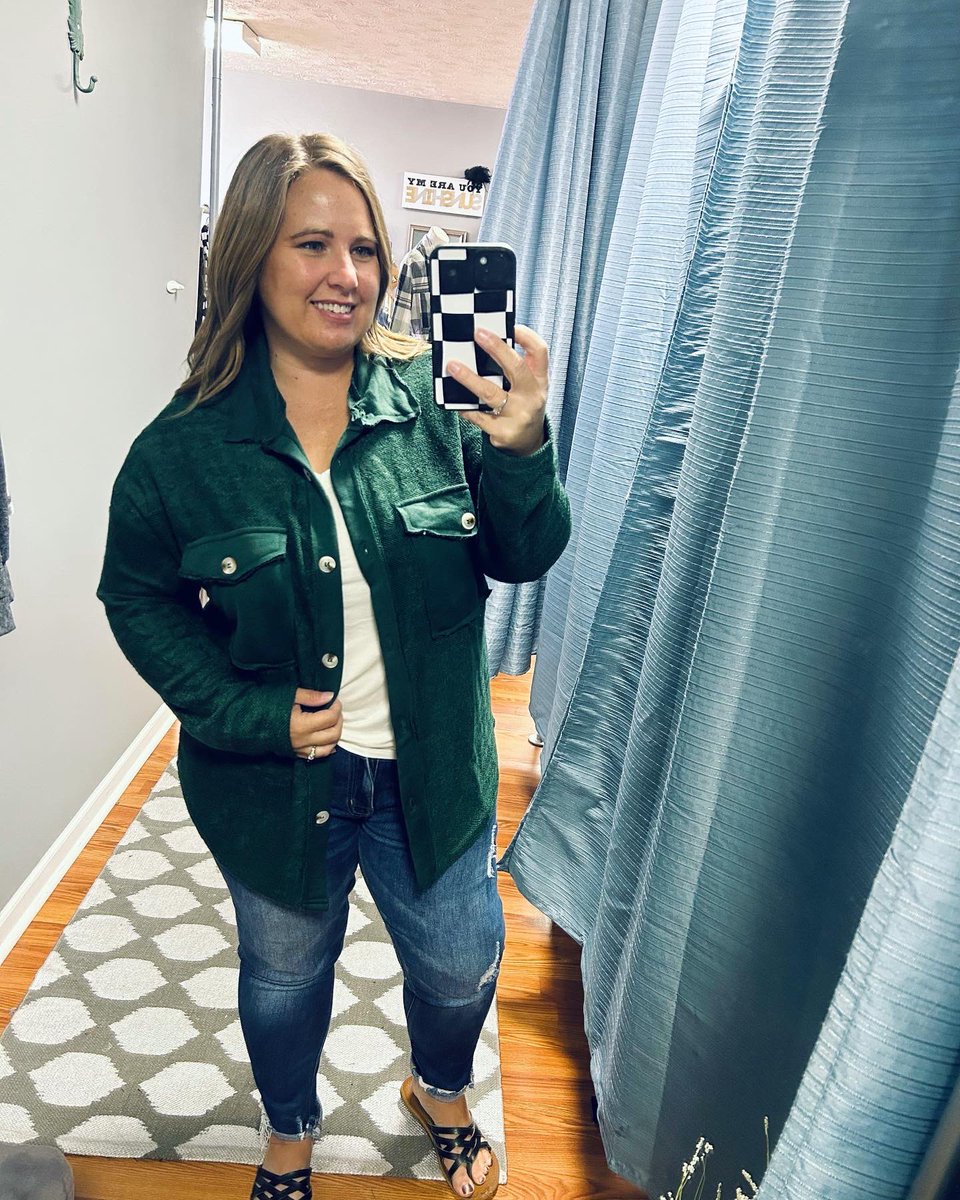 Sugarbabesboutq's tweet photo. Flannels and more fall favorites! 😍 We’re open til 5pm! Come see us at 4 E Main Street, Pittsboro, IN! Online at https://t.co/Bn6zcP7wUp
#shopSBB #boutiqueshopping #fallfavorites #fallvibes #flannels #localboutique #inhendricks https://t.co/OSXeiasLKG