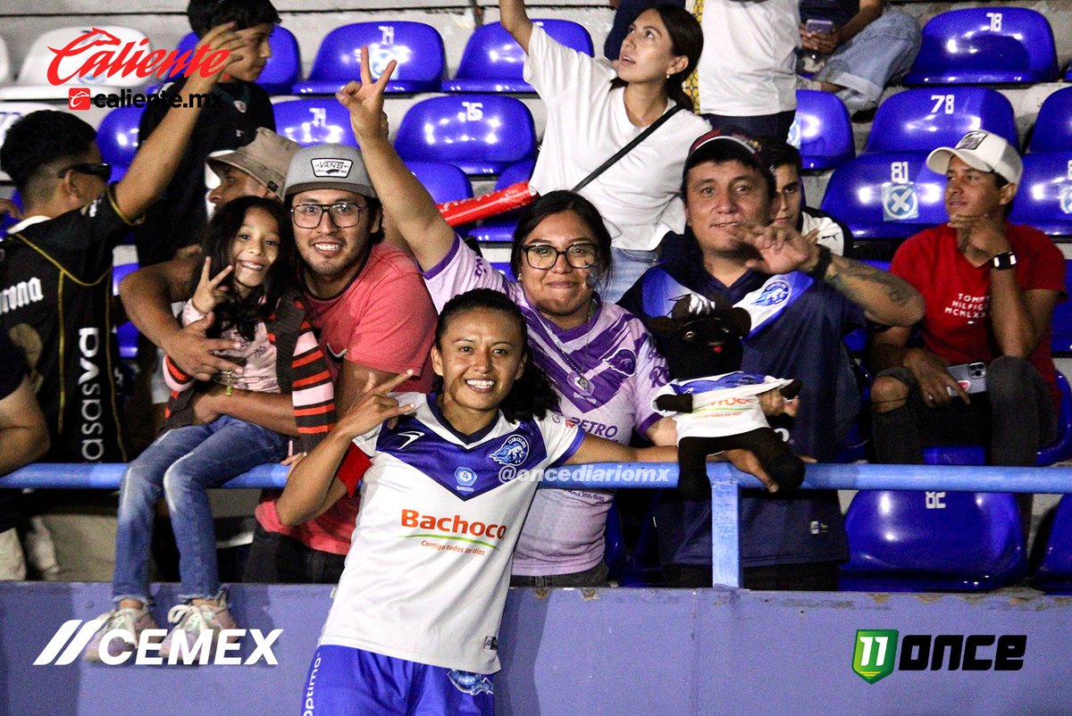 oncediariomx's tweet photo. CRECE LA FEMENIL 🏆

📌 Las @ToritasCelayaCD golearon 5-0 a @MinerosFc Femenil  y se coronó en la #CopaRedCola. Las de Guanajuato ganaron 9-2 en el marcador global. #LigaExpansionMX 

📸: @PauGtz03 https://t.co/JScQSsEewg