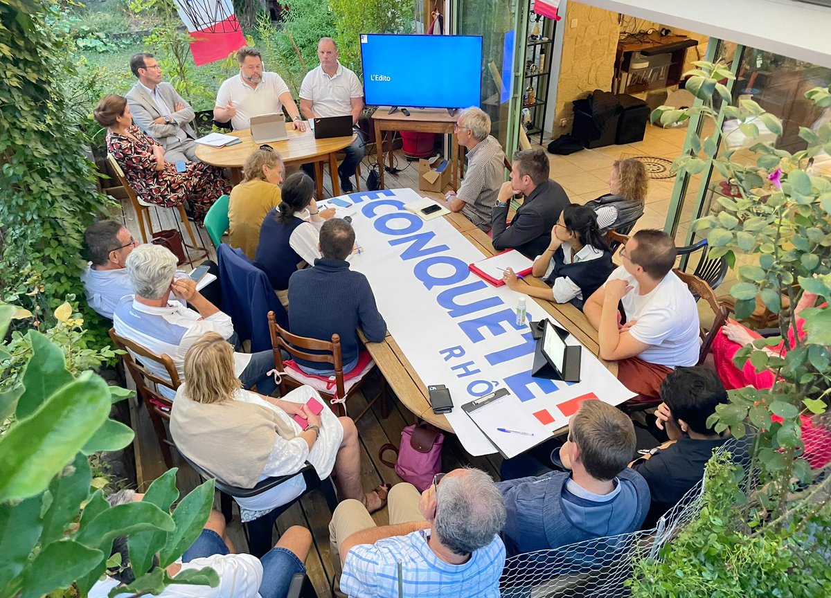 ReconqueteRhone's tweet photo. 🇫🇷🔴 Partout dans la Fédération du #Rhône, nos responsables de circonscriptions ont tenu leurs réunions de rentrée autour de Xavier FOURBOUL, notre Délégué départemental.

Nous sommes prêts pour nous battre aux côtés de #MarionMarechal :

Sauvons l’#Europe, sauvons la #France. https://t.co/D7AdSjNRJA