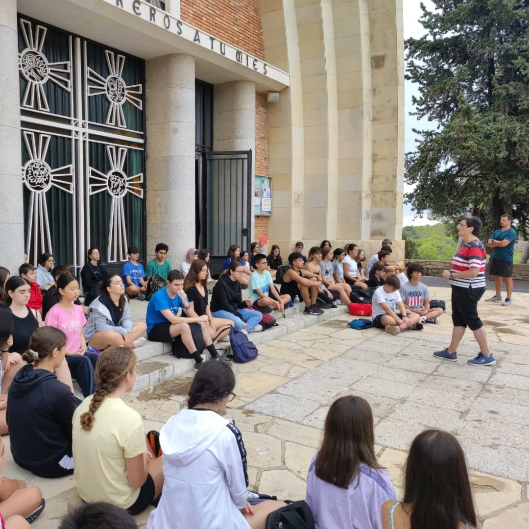 🌟💫🌟 Convivències d'inici de curs de tercer d'ESO de #Dominiques #Tarragona al Santuari del Llorito. 
👉 Treballem plegats el film 'Invencible' i gaudim de grans moments de reflexió i bon ambient.
❤ Perquè som l'escola que t'estima,
#somDominiquesTGN🌟