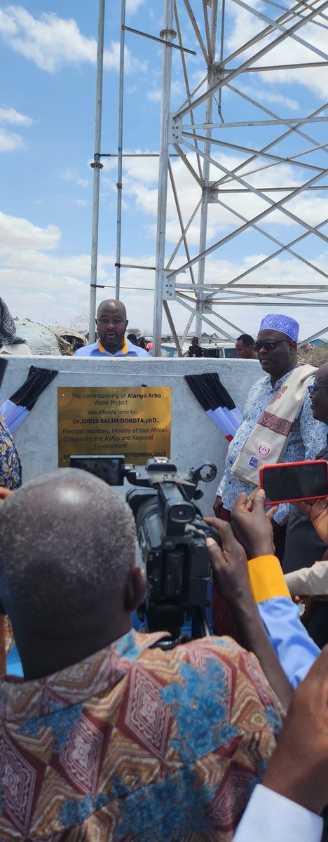 IdrisDokota's tweet photo. Successfully completed day one of a tour of KDRDIP development projects in Garissa.Launched two water projects in Daadab Constituency. The beneficiary communities described the Community Driven Development(CDD) approach used in the implementation as a result oriented.#KDRDIP https://t.co/5mqtLQJkaK