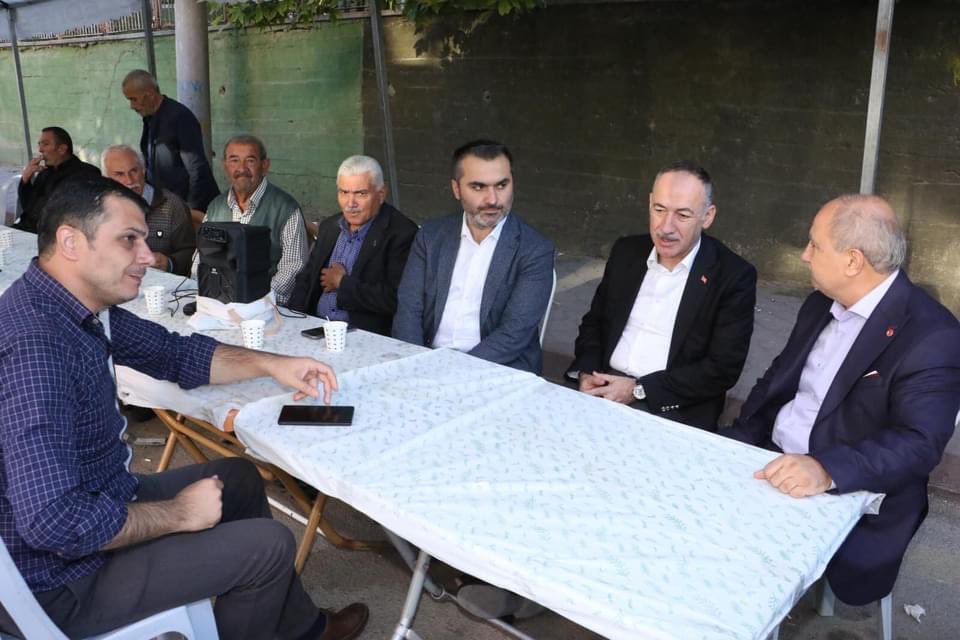 📍Kırıkkale 

Belediye Başkanımız Mehmet Saygılı ile vefat eden hemşehrimiz Sümeyye Önal’ın ailesine taziye ziyaretinde bulunduk.

Merhumeye Allah’tan rahmet, yakınlarına başsağlığı diliyorum.