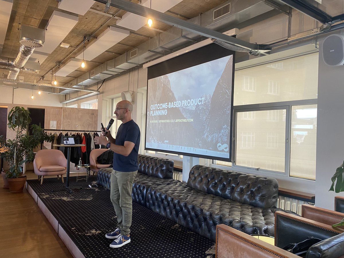 We are kicking of our meetup with <a href="/jboogie/">Jeff Gothelf</a> 🙌.