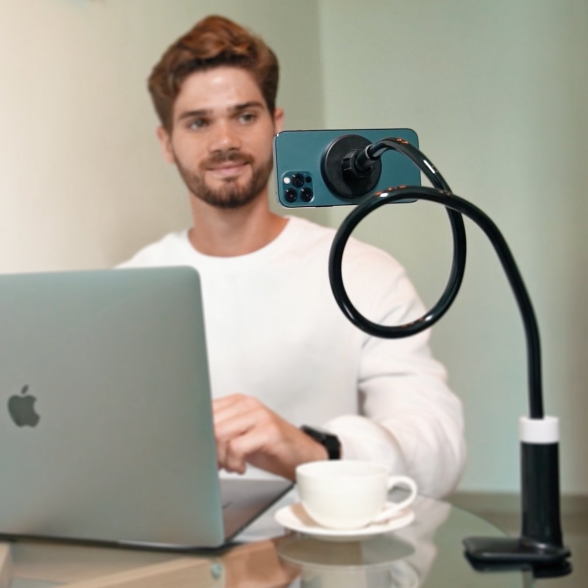 JustWirelessUS's tweet image. Experience effortless hands-free phone viewing with the Just Wireless Magnetic Gooseneck Phone Mount.

Engineered with MagSafe compatibility, it aligns securely to enable adjustable viewing angles via the flexible gooseneck arm.

#MagSafeCompatible #Magsafe #PhoneHolder