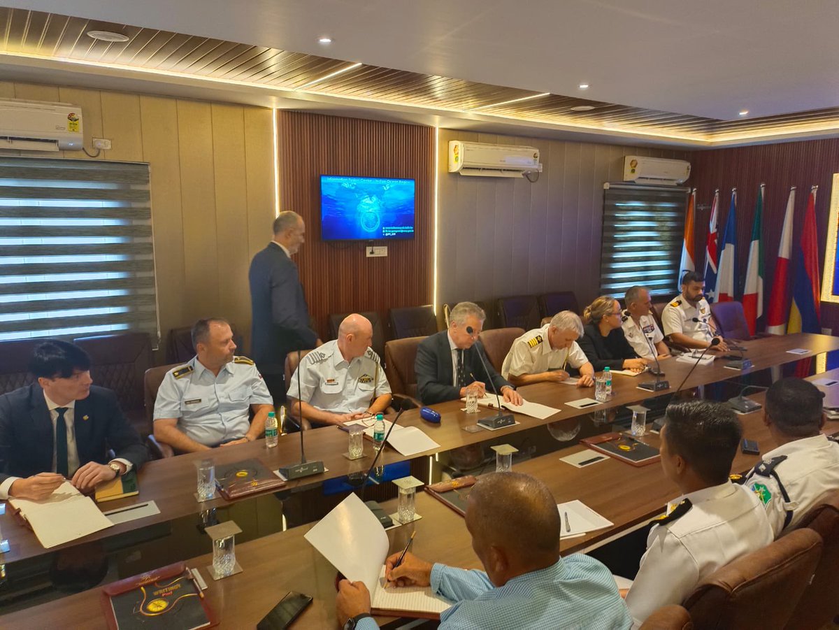 EUNAVFOR's tweet photo. On 20 September, #OperationAtalanta DCOM and the EU Defence Attachés in India visit the @IFC_IOR.
Collaboration & cooperation with partners is paramount to enhancing Maritime Security in #NWIO. @CrimarioII #IORIS tool plays a key role as a crucial information-sharing platform. https://t.co/MC2uq6l7nJ