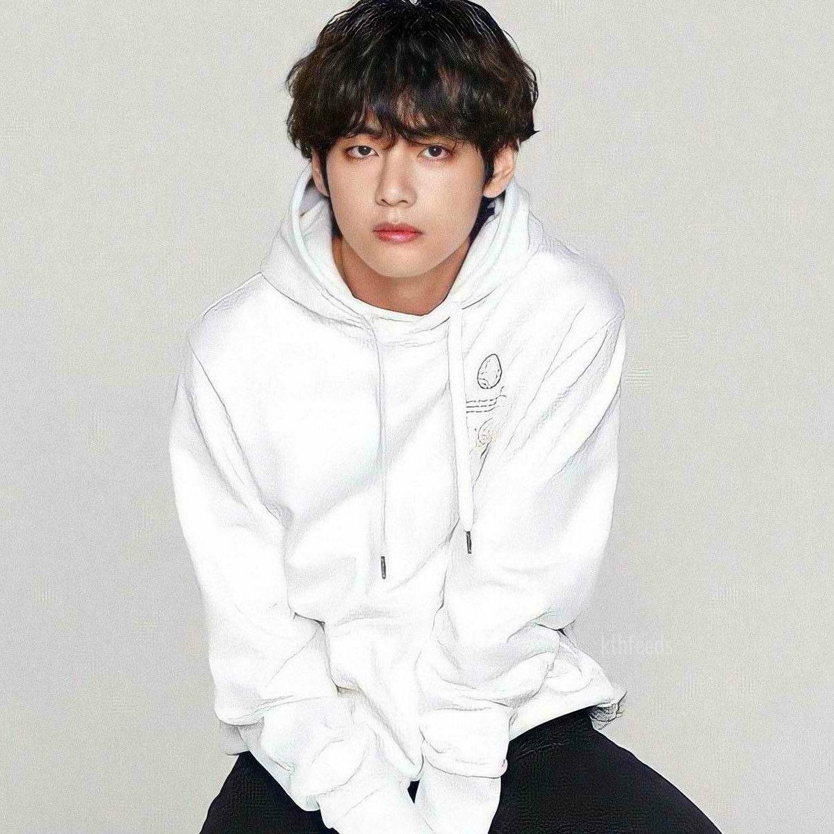 SongAngel15's tweet photo. The inevitability of Kim Taehyung winning is a reflection of the talent that’s been shining through him since his 1st performance! His fancams literally got me through the pandemic lockdowns & helped me forget everything! 
CONGRATULATIONS TAEHYUNG
SLOW DANCING 3RD WIN
#V6thWin #SlowDancing3rdWin