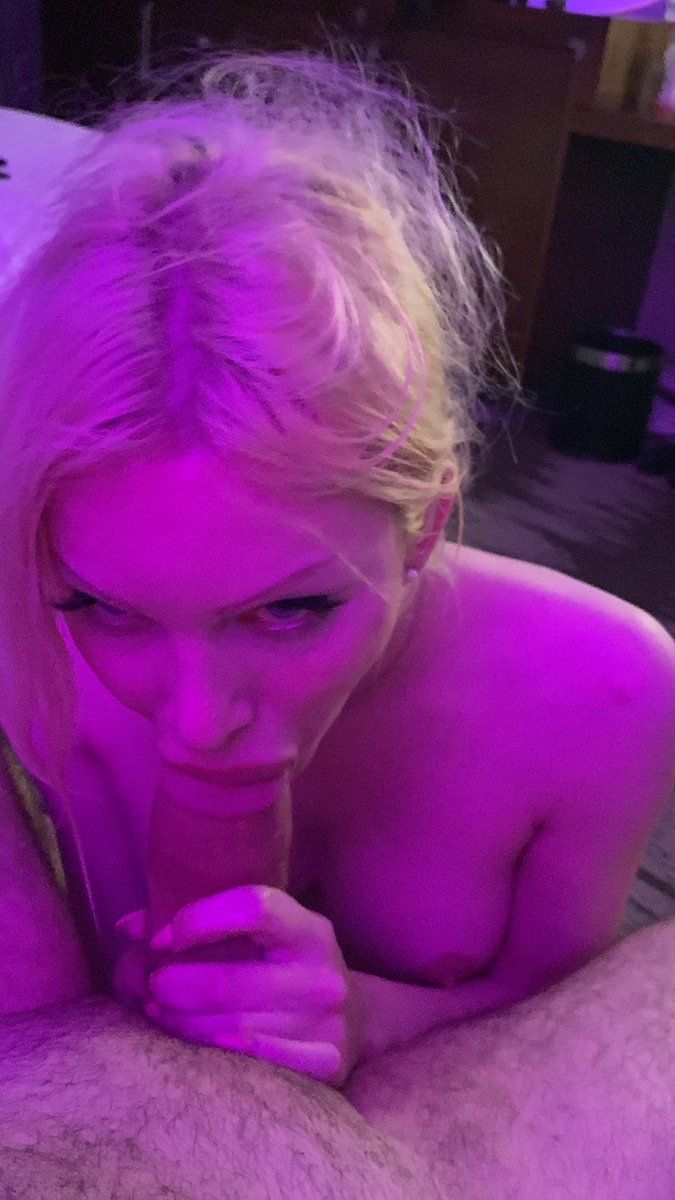 Dunningjeff69's tweet photo. Sloppy Deep throat fun. #nsfwtwt #deepthroat #amateurporn #nsfw #sloppydeepthroat https://t.co/FPi4EQZSrv