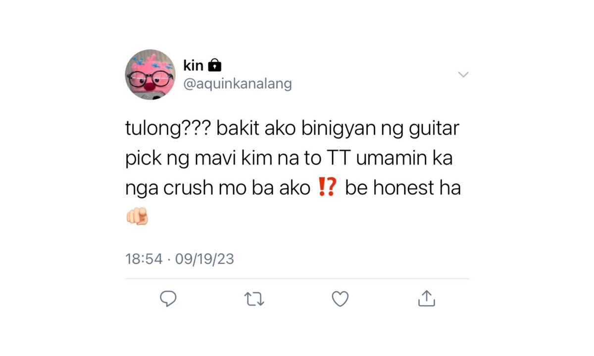 zorogyus's tweet photo. reckless serenade
— a #minwon au

manonood lang naman dapat si aki (ww) performance ng crimson kiss but all the attention went to him when the frontman of the band, mavi (mg), came to where he is and gave his own guitar pick to him. the reason? both of them don’t really know. https://t.co/lOJaCJy6Ic