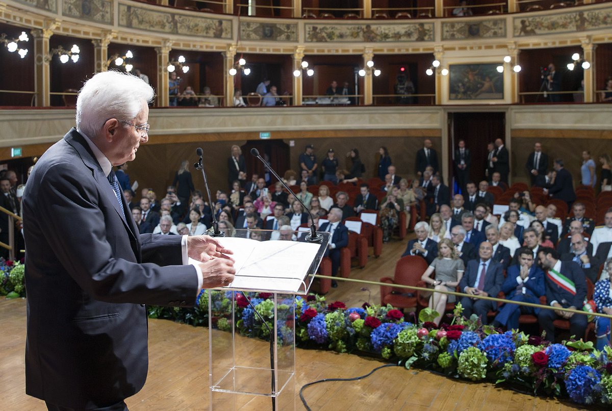 I Presidenti #Mattarella 🇮🇹 e #Steinmeier 🇩🇪 al “Premio dei Presidenti per la cooperazione comunale tra #Italia e #Germania” 

Il video: youtu.be/bO2PqMq6V9I?si…