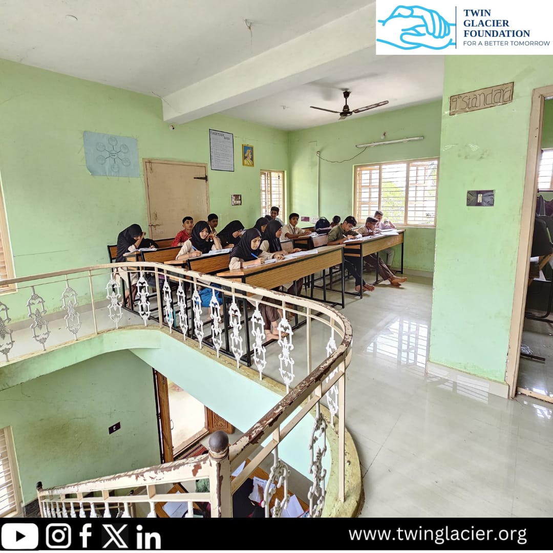 TwinGlacierFdn's tweet photo. 🏫 School No. 7: MAMH School, Soraba, Shivamogga. This school urgently needs a government building. Currently, they teach in a private space, lacking everything-classrooms, toilets, drinking water, and more. Let's work together to provide a proper learning environment! #education https://t.co/mZltoXBGqV