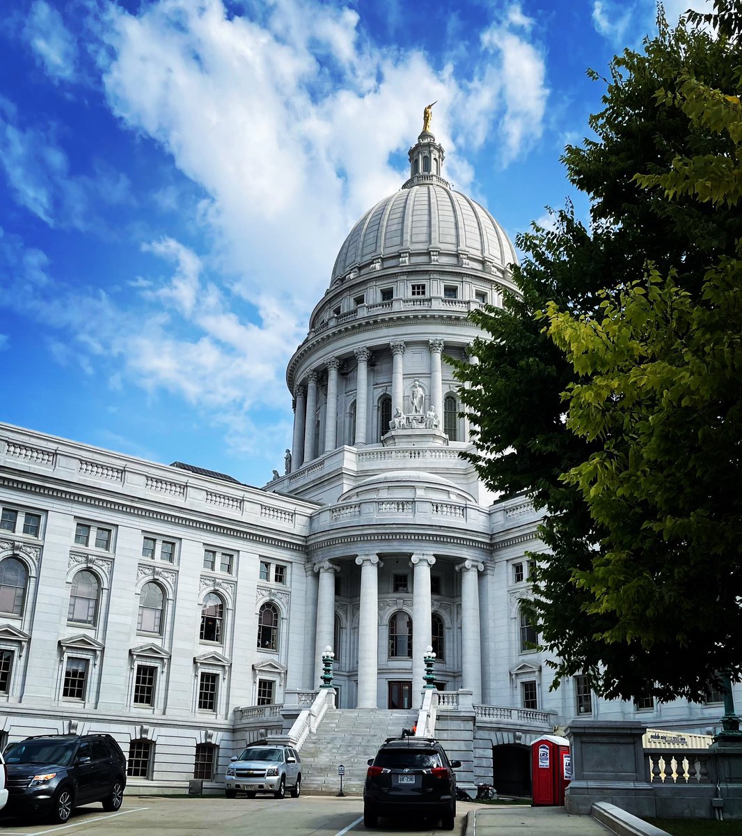 mcpli's tweet photo. The Wisconsin State Capitol (built 1906-17) #statecapitols https://t.co/m1IJgVP74h