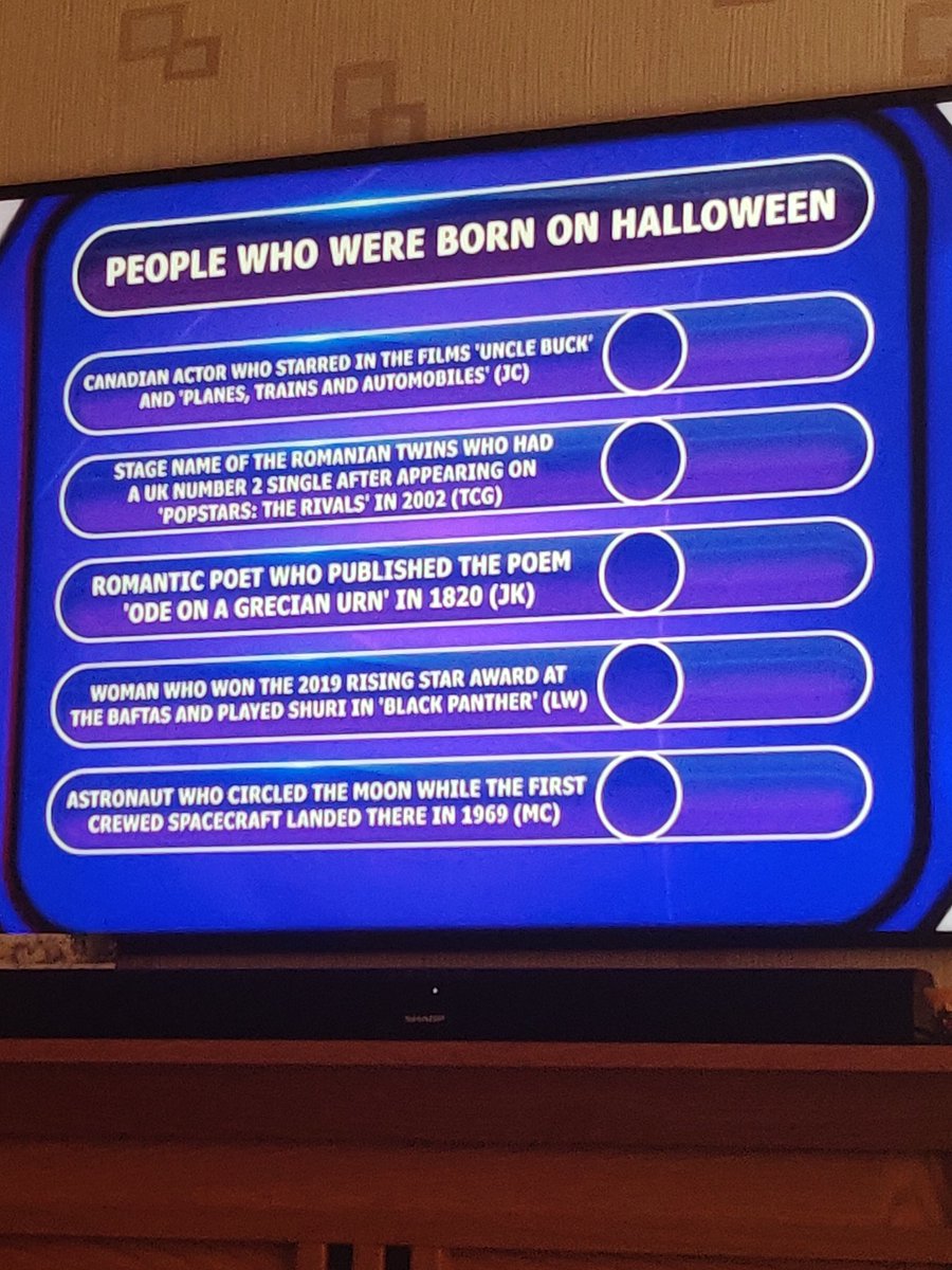 andreacurley71's tweet photo. Guess what I said when this came up on Pointless @Lit_liverbird 😀 https://t.co/rcJXXkt316
